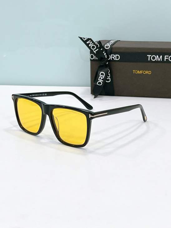 Picture of Tom Ford Sunglasses _SKUfw80537597fw
